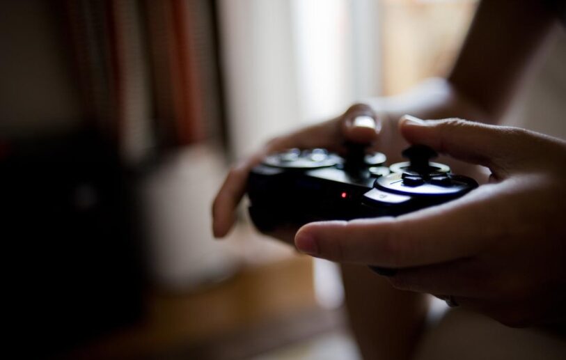 Do Video Games Encourage Antisocial Behavior Goomba Stomp Magazine Antisocia Gamer 813x517 