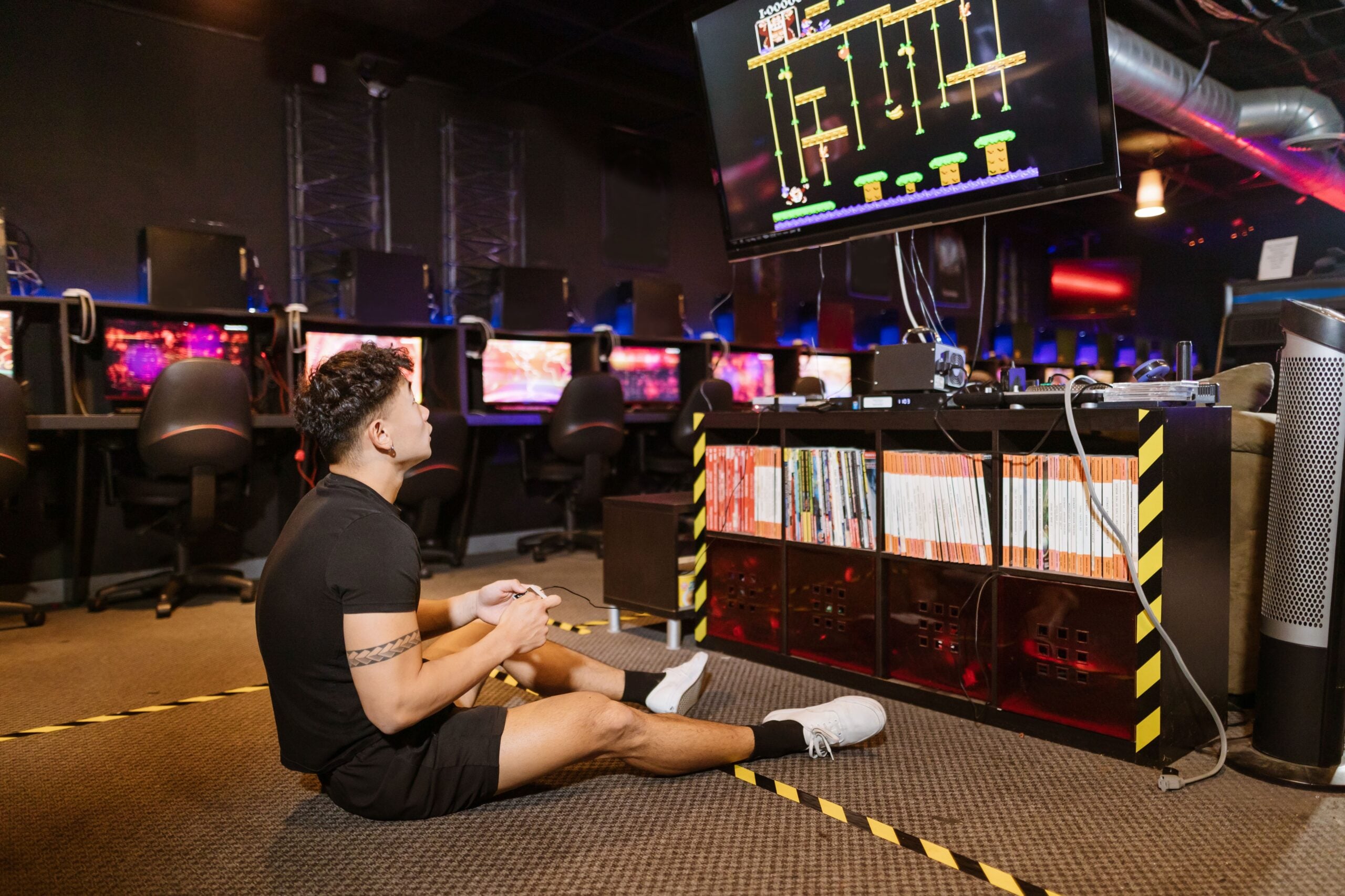 Playing retro game in a gaming hall